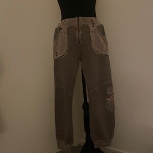 Naartjie Brown Sweatpants with Embroidered Details